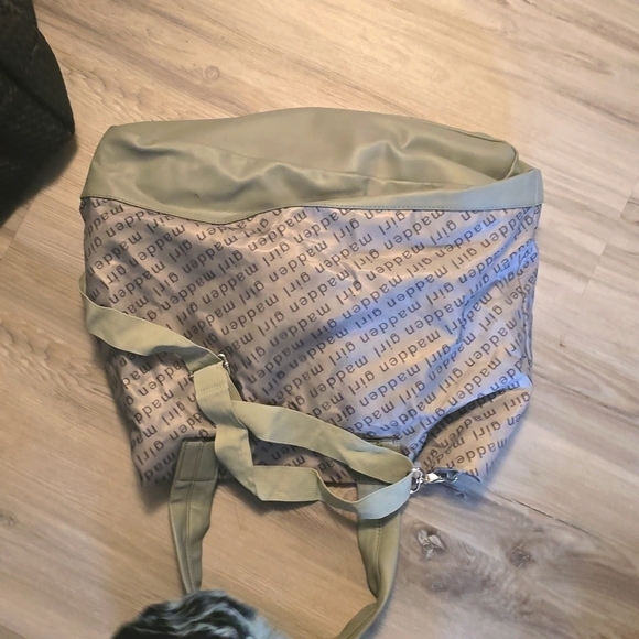 madden purse - Picture 1 of 3